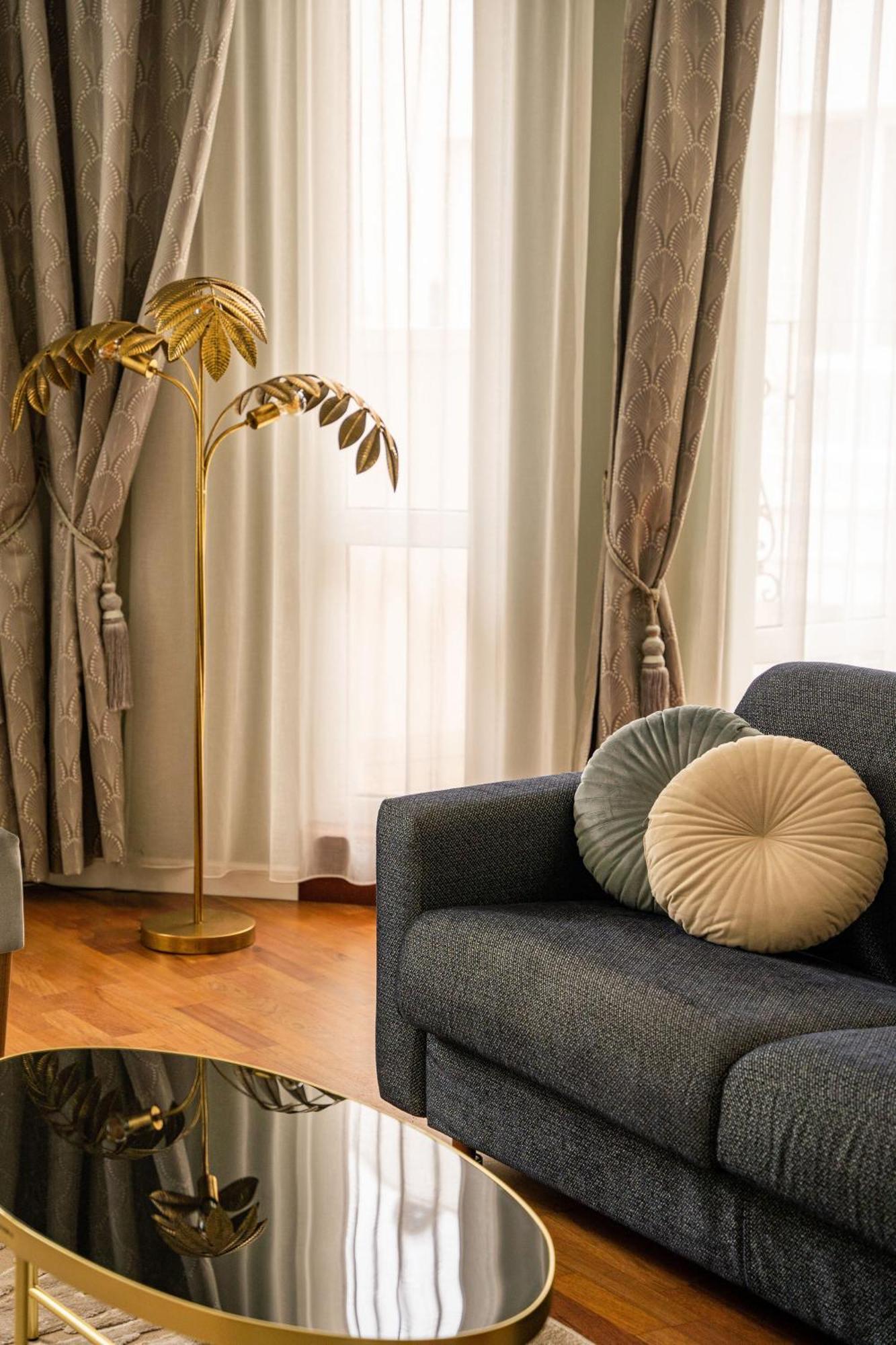 Deluxe King Suite